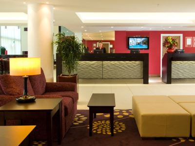 lobby 1 - hotel courtyard london gatwick airport - gatwick airport, united kingdom