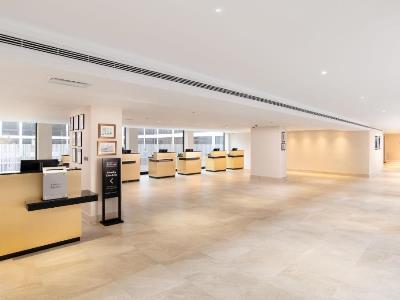 lobby - hotel hilton gatwick airport - gatwick airport, united kingdom