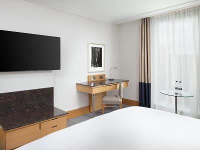 bedroom 4 - hotel hilton gatwick airport - gatwick airport, united kingdom