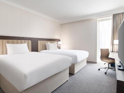 bedroom 5 - hotel hilton gatwick airport - gatwick airport, united kingdom