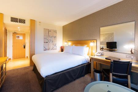 bedroom 2 - hotel sofitel london gatwick - gatwick airport, united kingdom