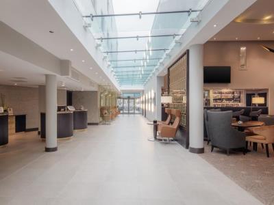 lobby - hotel doubletree by hilton london heathrow - heathrow airport, united kingdom