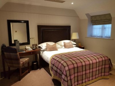 bedroom - hotel macdonald bear - woodstock, united kingdom
