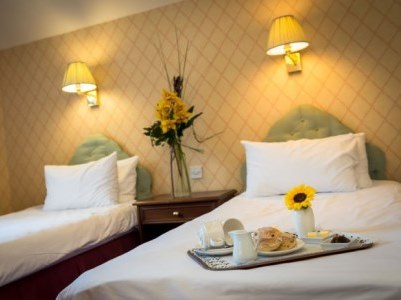 standard bedroom - hotel peebles hydro - peebles, united kingdom