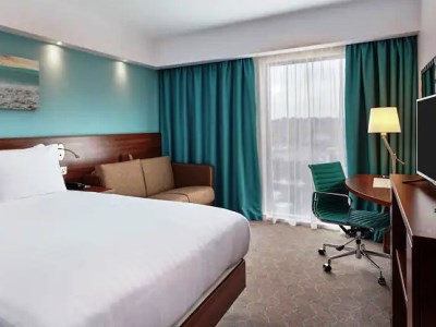 bedroom - hotel hampton by hilton ashford international - ashford, united kingdom