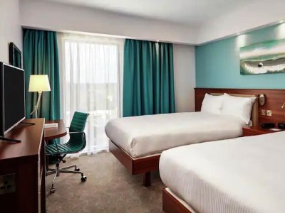 bedroom 1 - hotel hampton by hilton ashford international - ashford, united kingdom