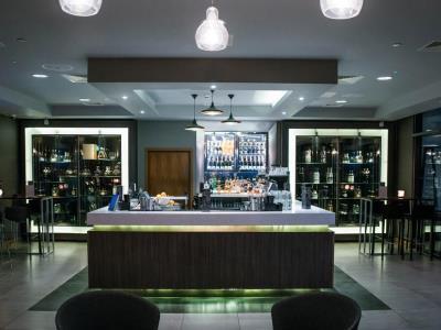 bar - hotel doubletree by hilton lincoln - lincoln, united kingdom