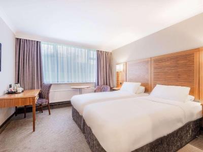 bedroom 3 - hotel cedar court hotel huddersfield - huddersfield, united kingdom