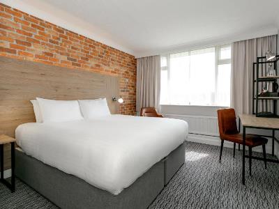 bedroom 1 - hotel cedar court hotel huddersfield - huddersfield, united kingdom