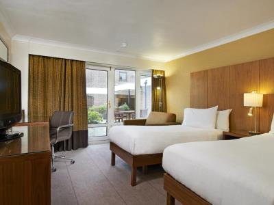 bedroom 1 - hotel hilton cobham - cobham, united kingdom