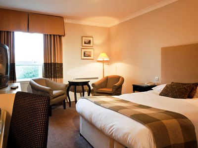 bedroom 1 - hotel mercure manchester norton grange - rochdale, united kingdom