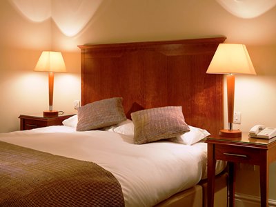 bedroom 2 - hotel mercure manchester norton grange - rochdale, united kingdom