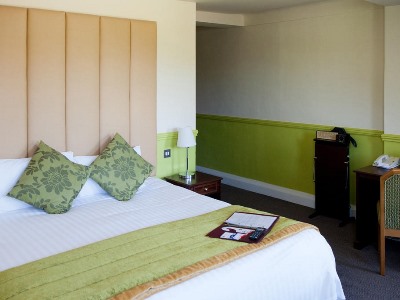bedroom - hotel best western priory - bury st edmunds, united kingdom