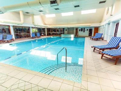 indoor pool - hotel doubletree by hilton st. anne's manor - wokingham, united kingdom
