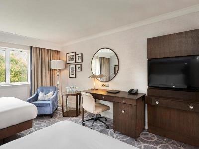 bedroom 3 - hotel doubletree by hilton st. anne's manor - wokingham, united kingdom