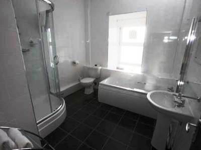 bathroom - hotel best western grand - hartlepool, united kingdom