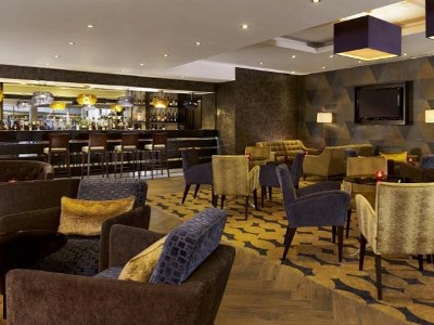 bar - hotel doubletree by hilton - woking, united kingdom