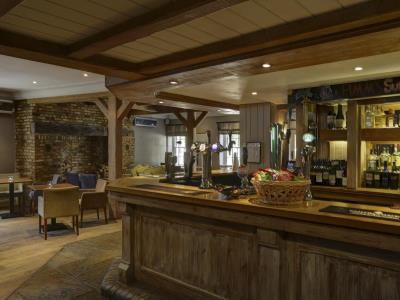 bar - hotel best western ship - weybridge, united kingdom