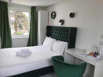 bedroom - hotel newquay beach hotel - newquay, united kingdom