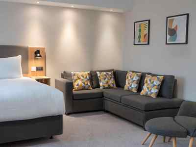 bedroom 2 - hotel holiday inn bolton centre - bolton, united kingdom