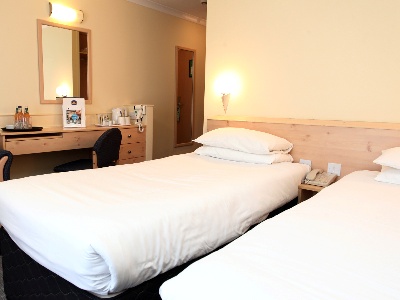 standard bedroom 1 - hotel best western appleby park - tamworth, united kingdom