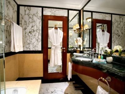 bathroom - hotel grande bretagne - athens, greece