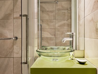 bathroom - hotel tryp by wyndham corfu dassia - corfu, greece