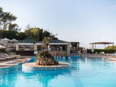 outdoor pool - hotel akron seascape resort - corfu, greece