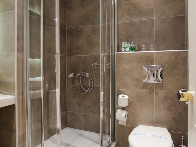 bathroom - hotel parnassos - delphi, greece