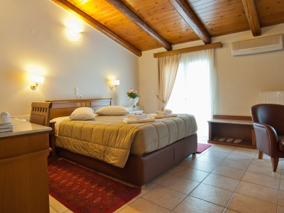 bedroom - hotel parnassos - delphi, greece