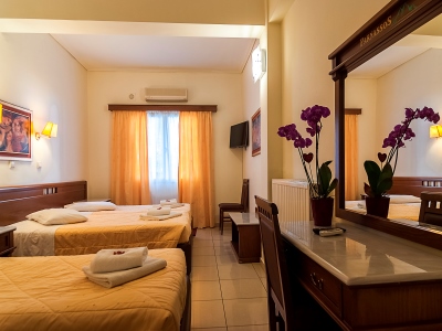 bedroom 11 - hotel parnassos - delphi, greece