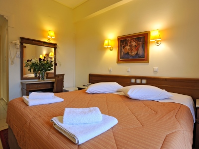 bedroom 7 - hotel parnassos - delphi, greece
