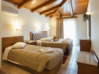 bedroom 8 - hotel parnassos - delphi, greece