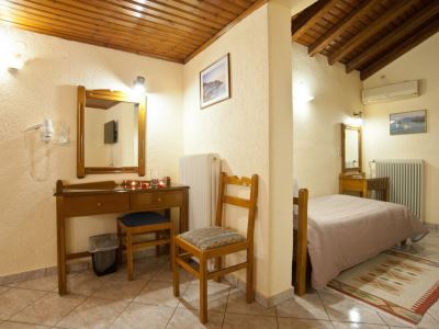 bedroom 3 - hotel hermes - delphi, greece