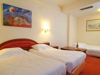 bedroom 1 - hotel pythia art - delphi, greece