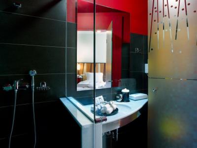 bathroom 1 - hotel lato annexe boutique rooms - heraklion, greece