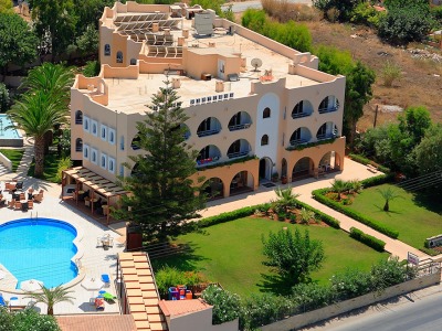 exterior view - hotel karteros - heraklion, greece