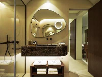 bathroom 1 - hotel isla brown corinthia - corinth, greece