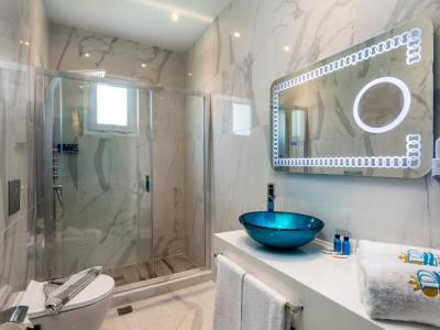 bathroom - hotel smy kos beach and splash - kos, greece