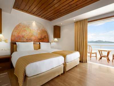 bedroom 1 - hotel ramada loutraki poseidon resort - loutraki, greece