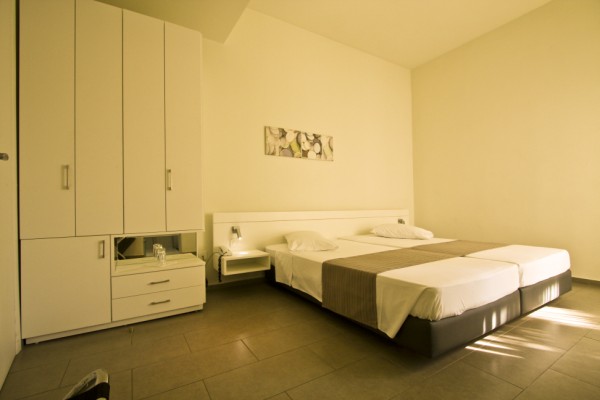 bedroom 1 - hotel atlantis city - rhodes, greece