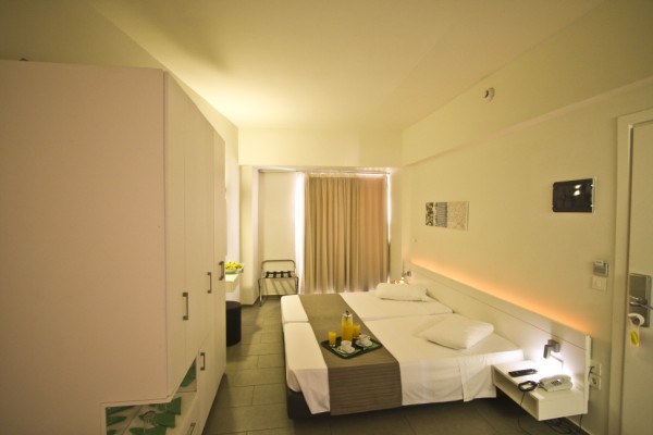 bedroom 4 - hotel atlantis city - rhodes, greece