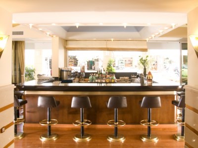 bar - hotel best western plaza - rhodes, greece