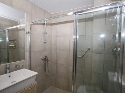 bathroom - hotel samos city - samos, greece
