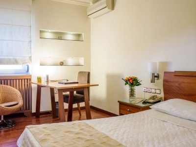 bedroom 8 - hotel capsis - thessaloniki, greece