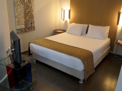 bedroom 1 - hotel capsis - thessaloniki, greece