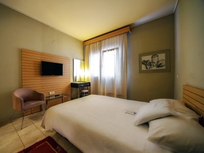 bedroom 2 - hotel astoria - thessaloniki, greece