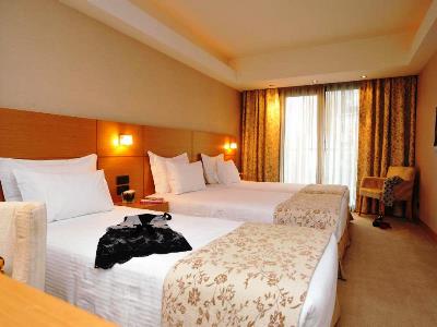 bedroom 4 - hotel anatolia - thessaloniki, greece