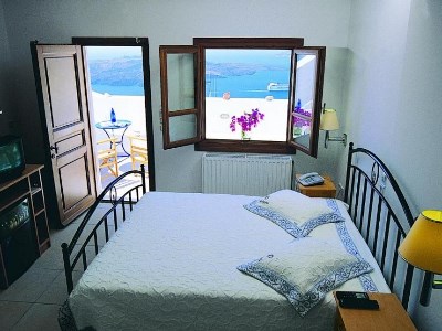 bedroom - hotel theoxenia - santorini, greece