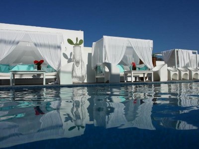 outdoor pool - hotel theoxenia - santorini, greece